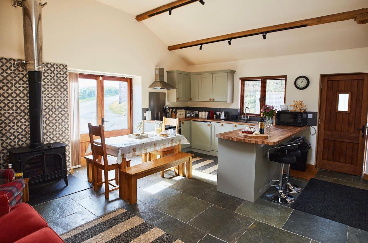 The Old Dairy - Boutique Countryside Cottage At Harrys Cottages Pen-y-Clawdd Exterior photo